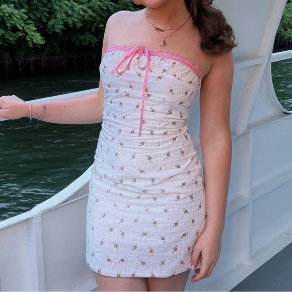open lace back dress Irena Strapless Mini Dress Floral